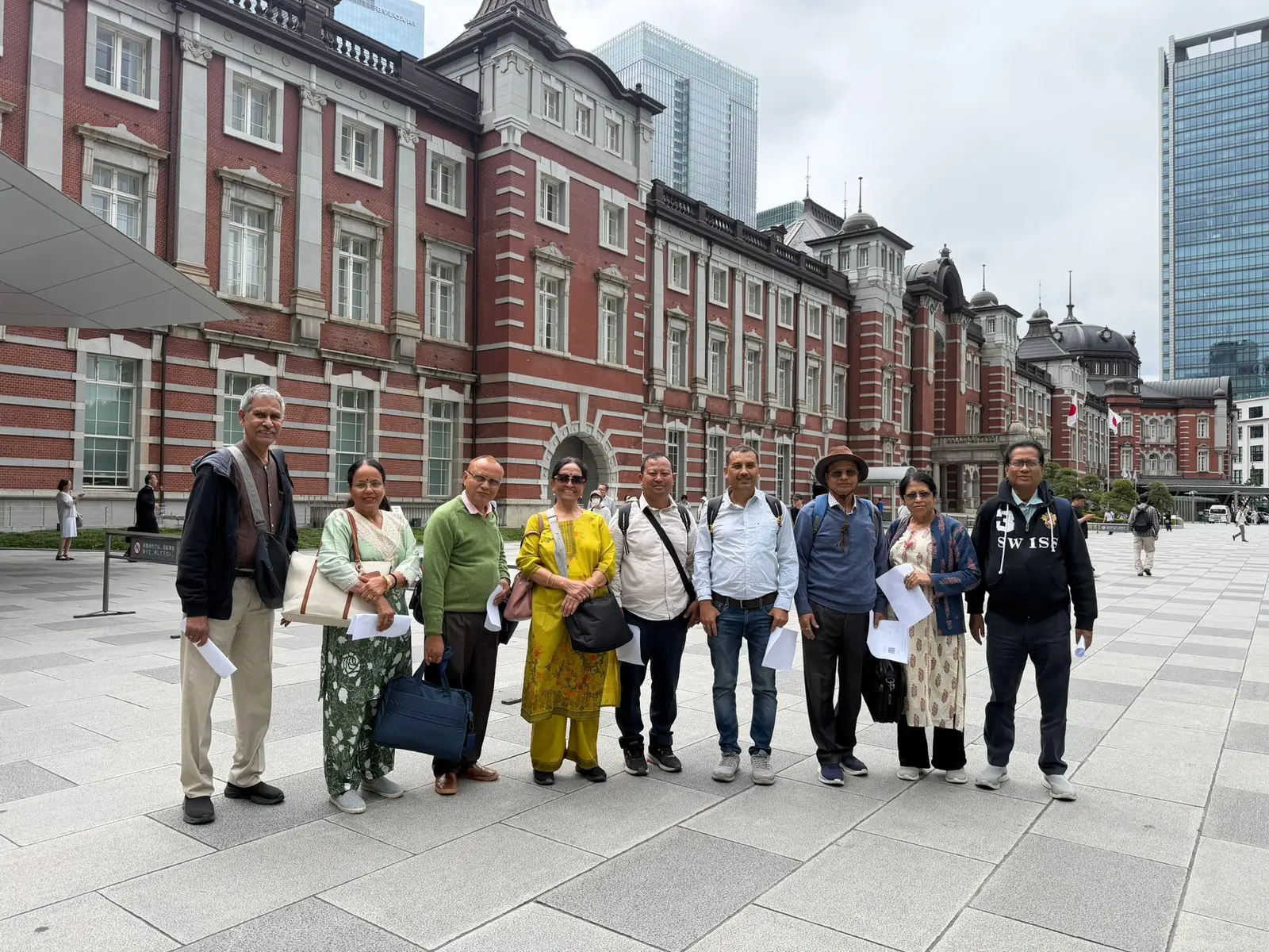 Guests welcomed by Odaduu on the ground in front of Tokyo Station